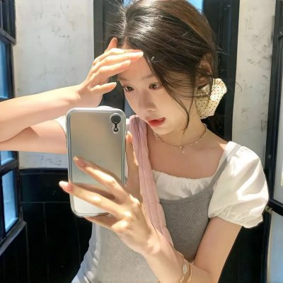 橙色女孩